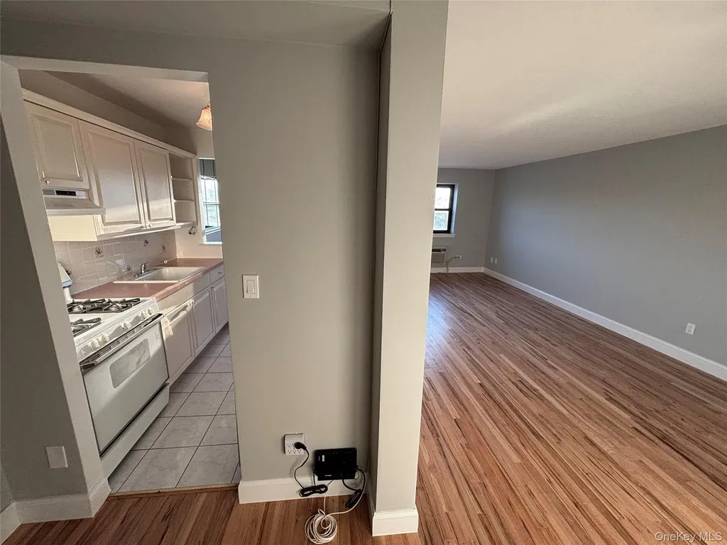 4200 Herkimer Place Bronx NY 10470