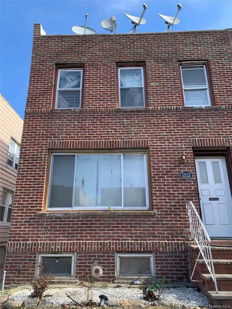 1523 E 33 Street Brooklyn NY 11234