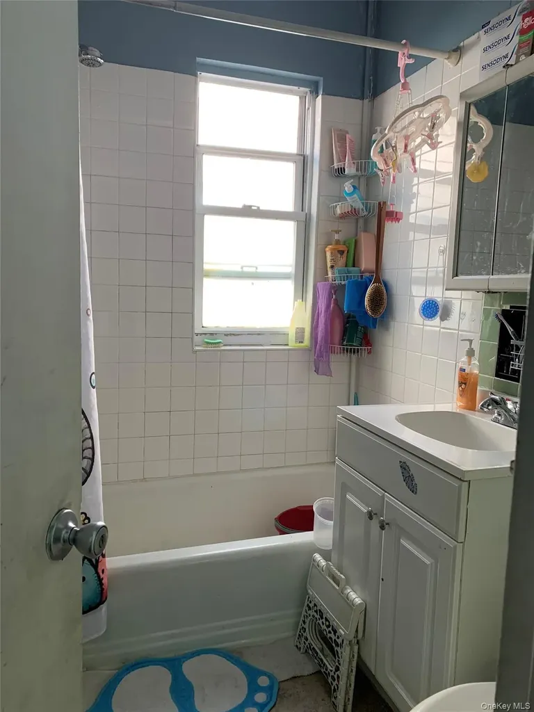 1523 E 33 Street Brooklyn NY 11234