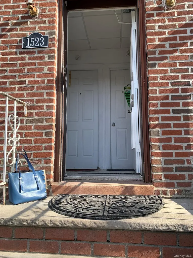 1523 E 33 Street Brooklyn NY 11234