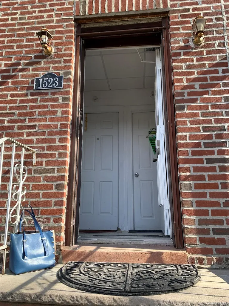 1523 E 33 Street Brooklyn NY 11234