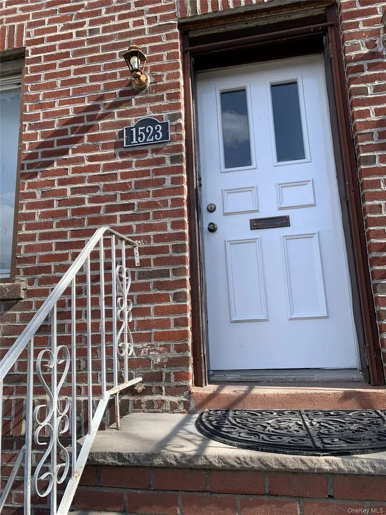 1523 E 33 Street Brooklyn NY 11234