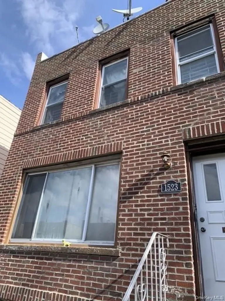 1523 E 33 Street Brooklyn NY 11234
