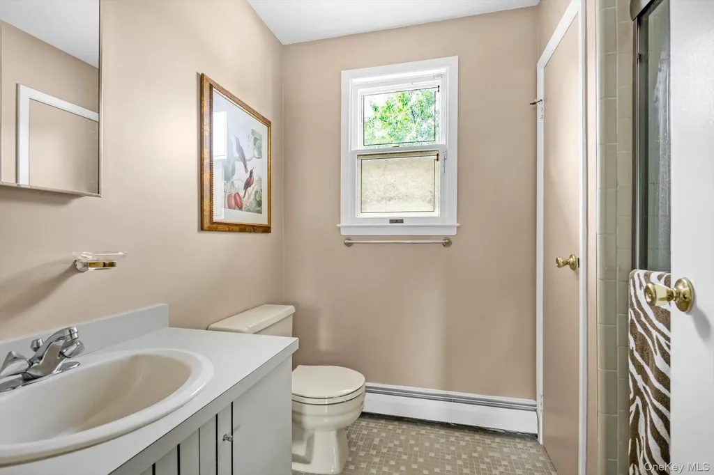 4 Carriage Road Roslyn NY 11576