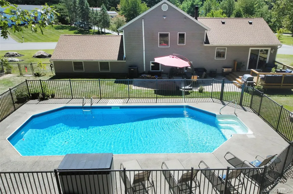 43 Brandywine Crossing Newburgh NY 12550