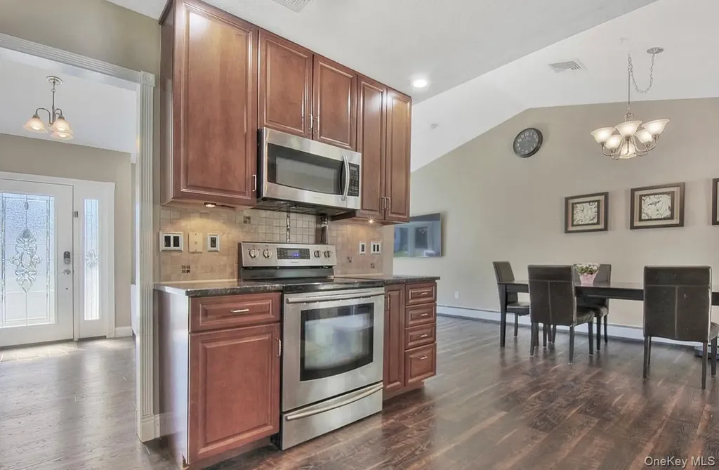 43 Brandywine Crossing Newburgh NY 12550