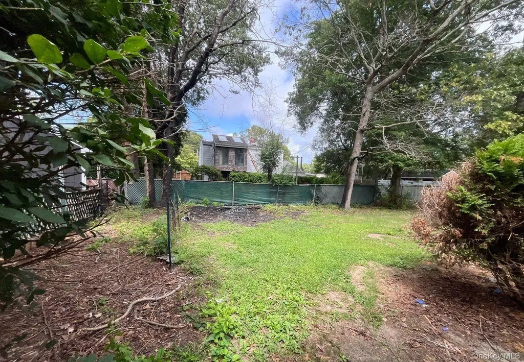 17 Appel Drive E Shirley NY 11967