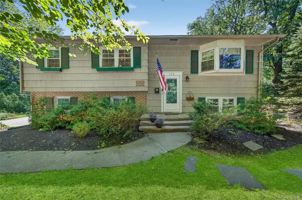 173 Oak Tree Road Tappan NY 10983