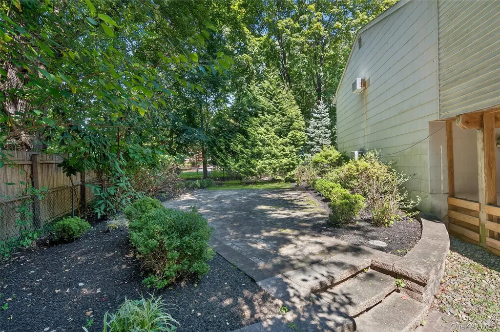 173 Oak Tree Road Tappan NY 10983