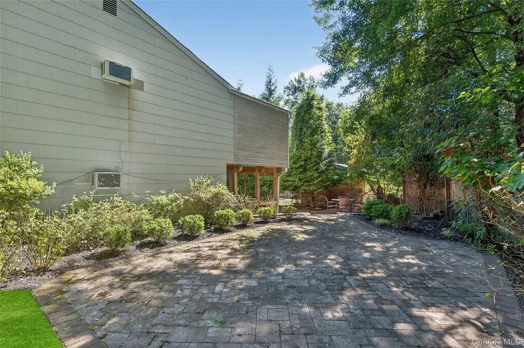 173 Oak Tree Road Tappan NY 10983