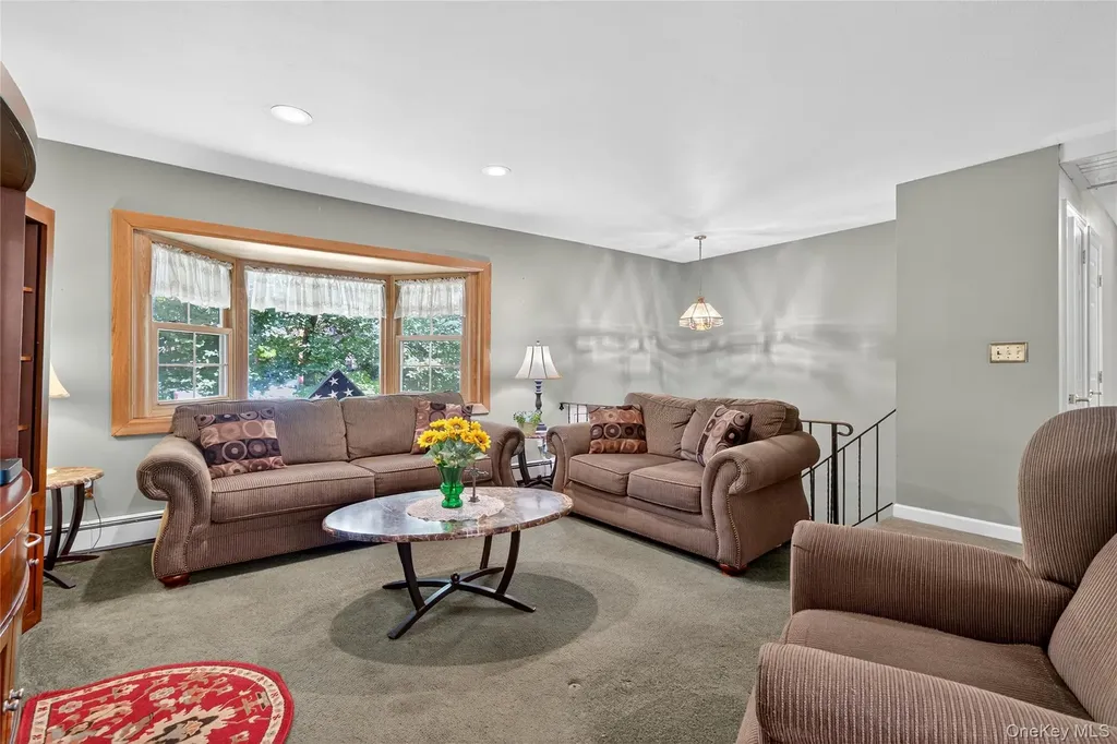 173 Oak Tree Road Tappan NY 10983
