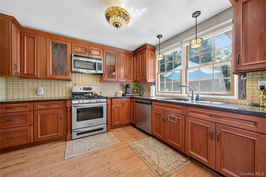 173 Oak Tree Road Tappan NY 10983