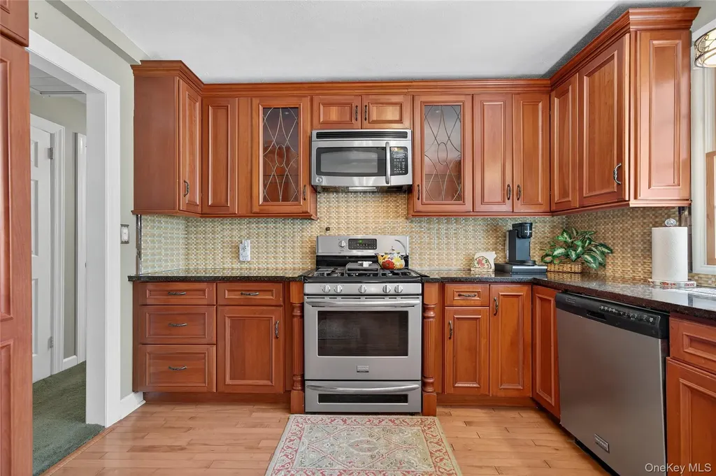 173 Oak Tree Road Tappan NY 10983