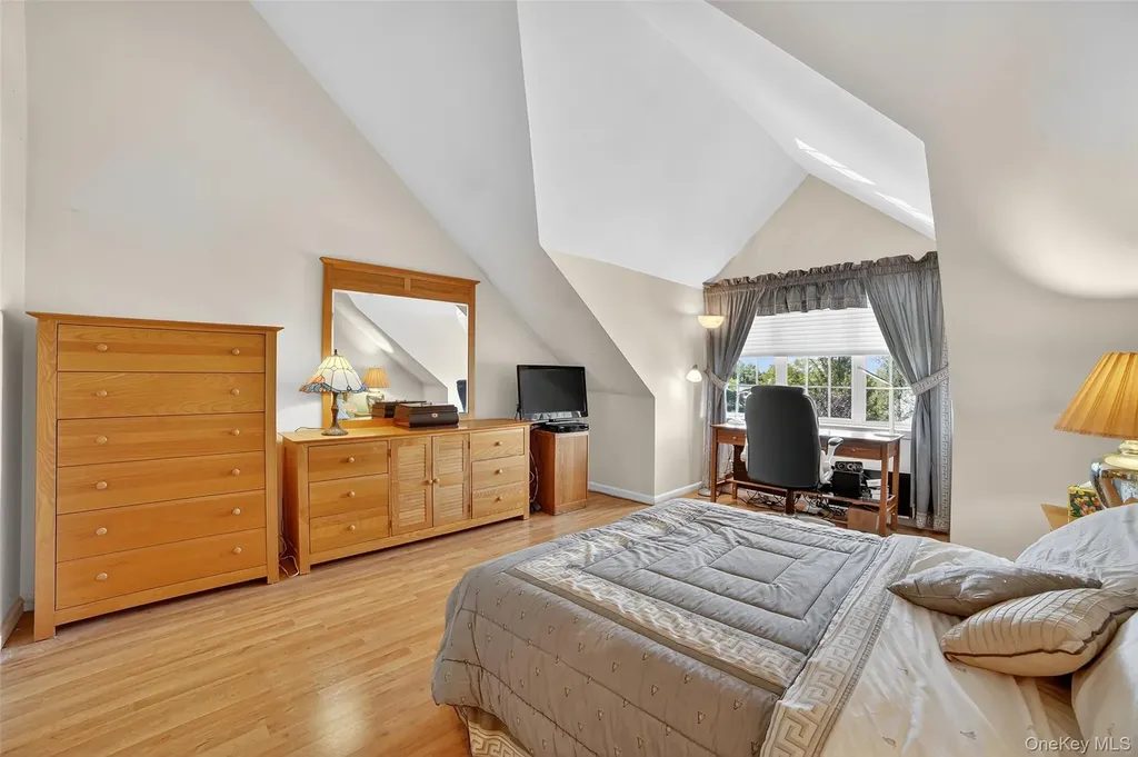 35 Roundtop Road Yonkers NY 10710