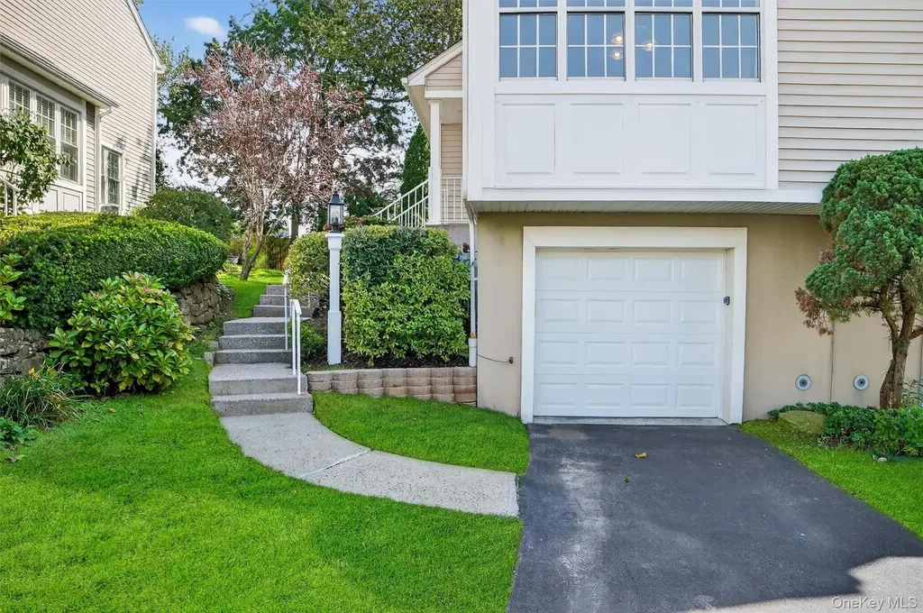 35 Roundtop Road Yonkers NY 10710