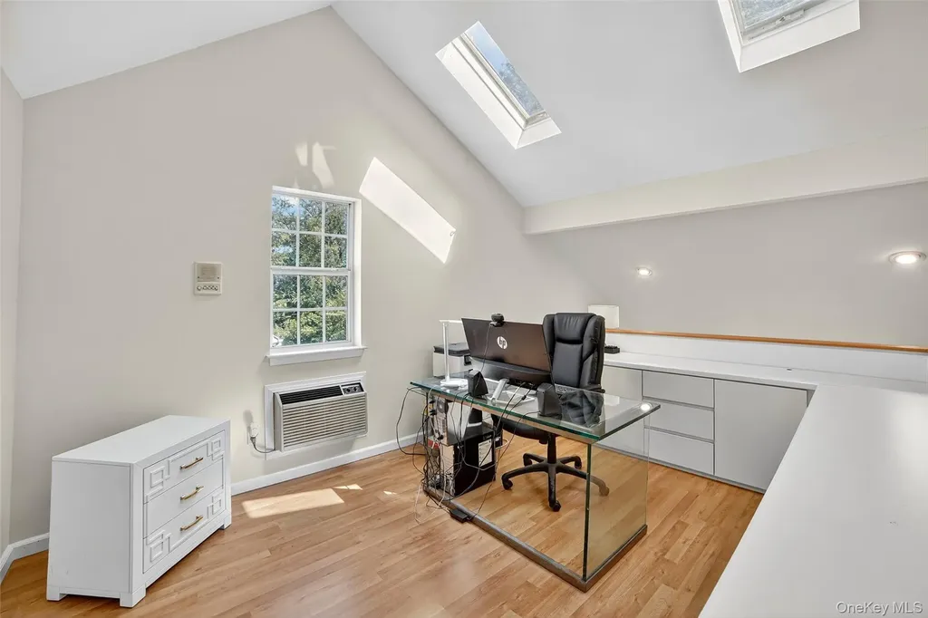 35 Roundtop Road Yonkers NY 10710