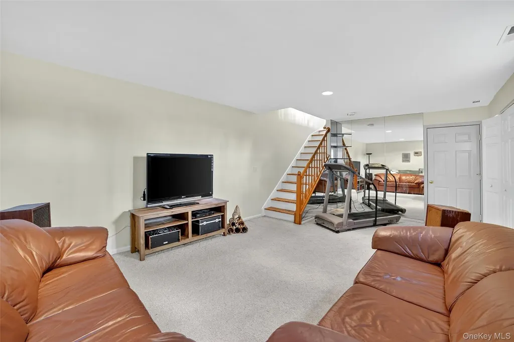 35 Roundtop Road Yonkers NY 10710
