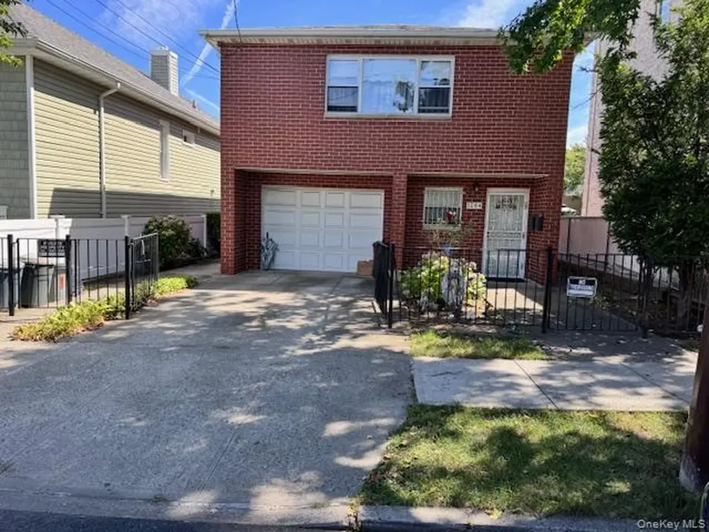 1264 Hobart Avenue Bronx NY 10461