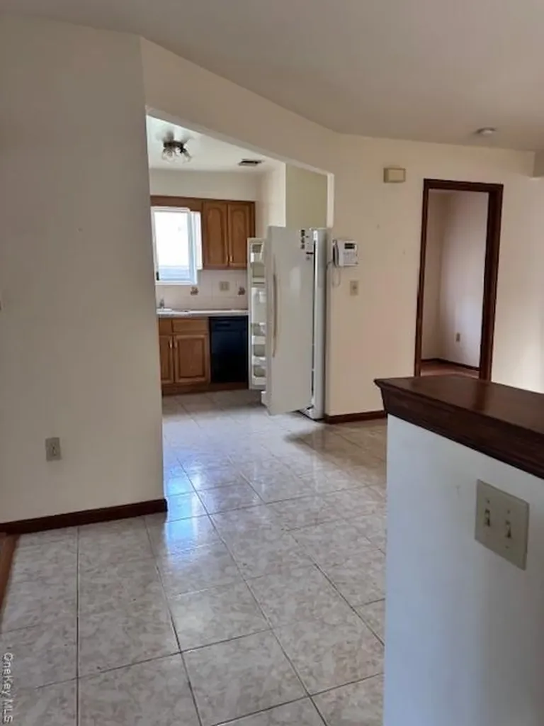 1264 Hobart Avenue Bronx NY 10461