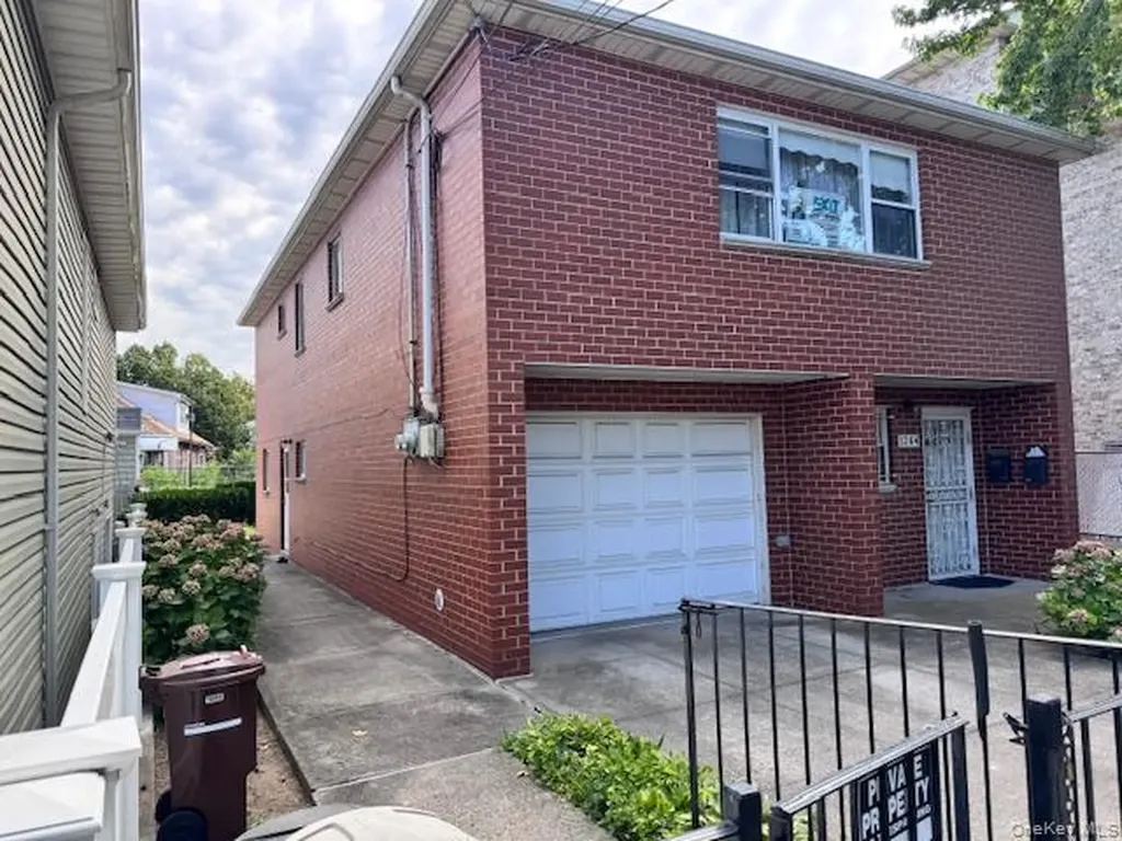 1264 Hobart Avenue Bronx NY 10461