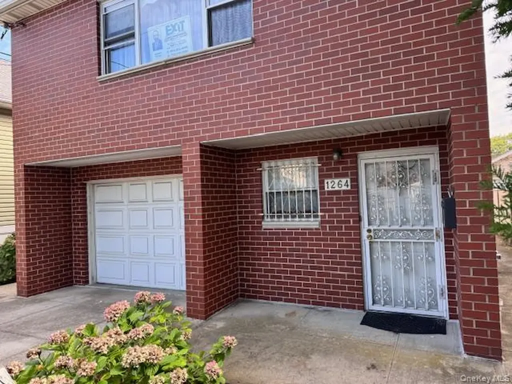 1264 Hobart Avenue Bronx NY 10461