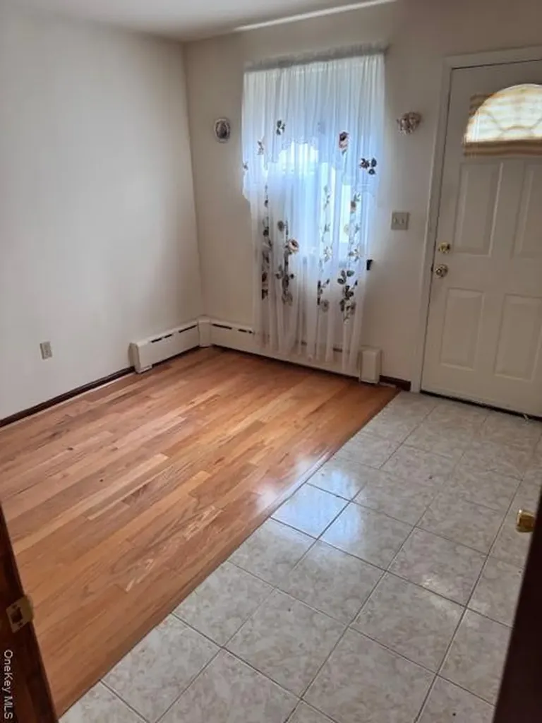 1264 Hobart Avenue Bronx NY 10461