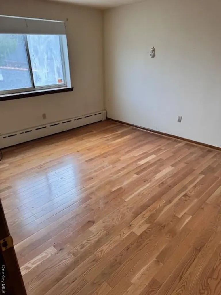 1264 Hobart Avenue Bronx NY 10461