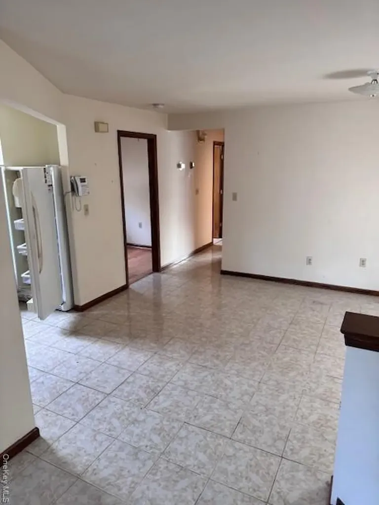 1264 Hobart Avenue Bronx NY 10461