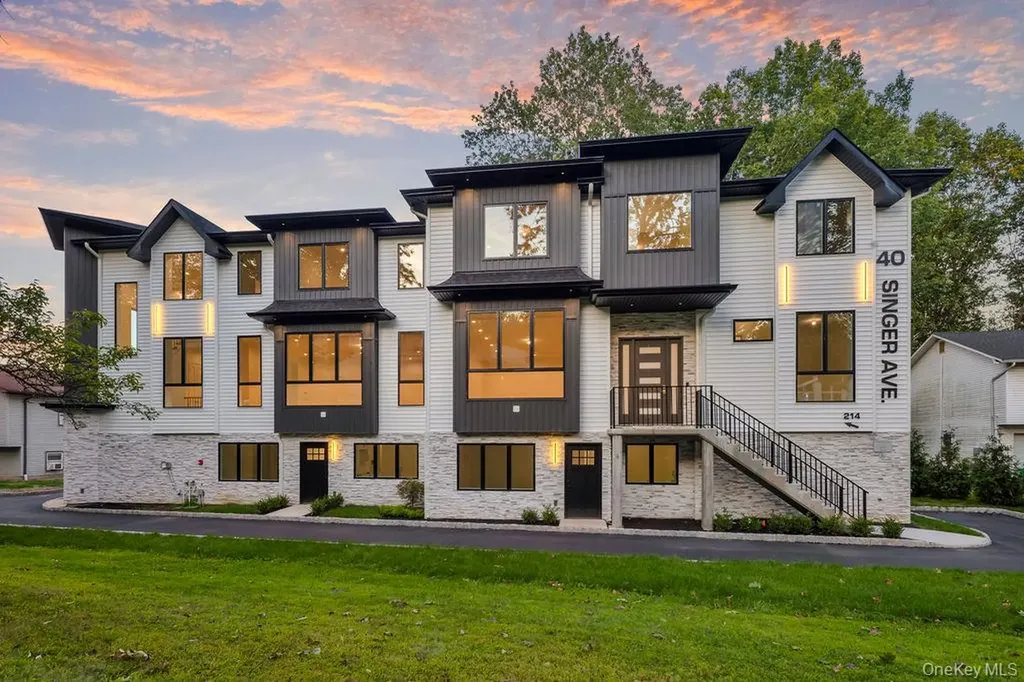 40 Singer Avenue Spring Valley NY 10977