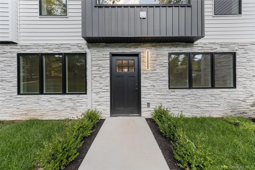 40 Singer Avenue Spring Valley NY 10977