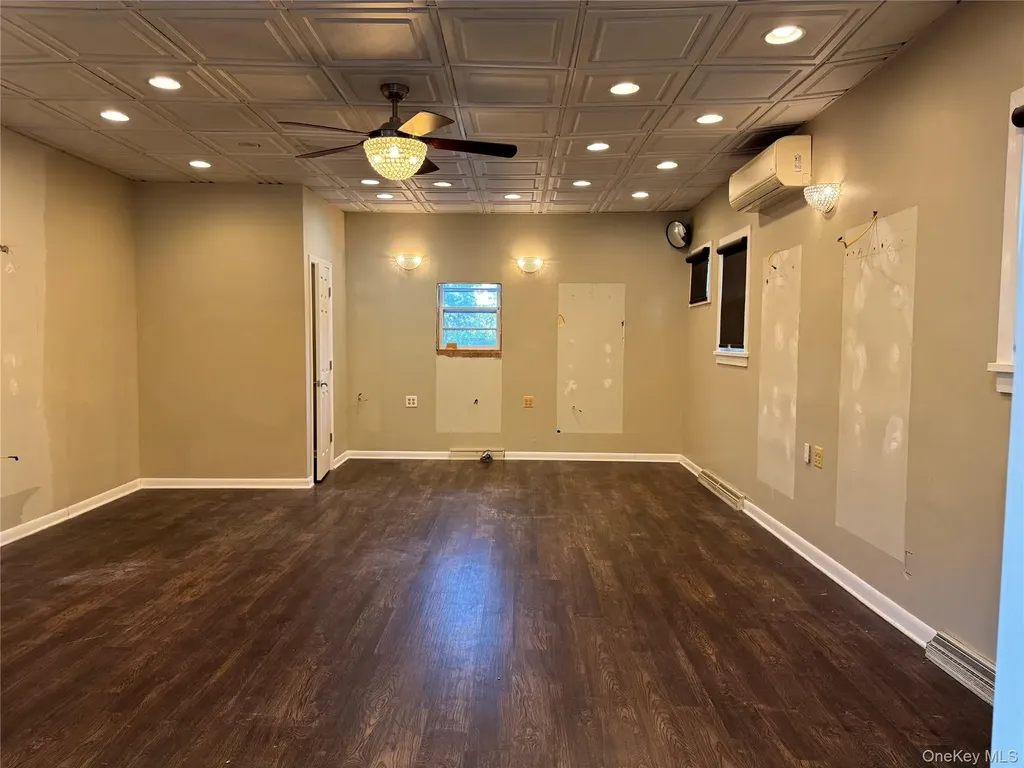 1050 Route 211 E Middletown NY 10941