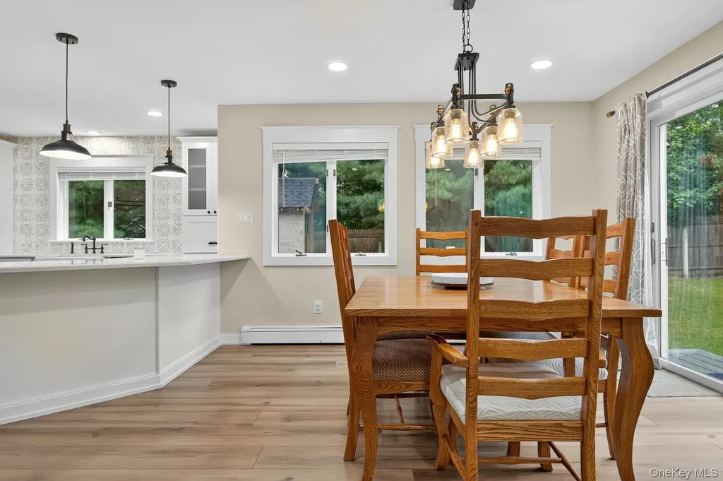 123 Elizabeth Way Ridge NY 11961