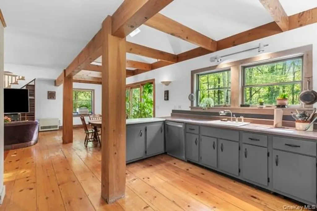 131 Mossybrook Road High Falls NY 12440