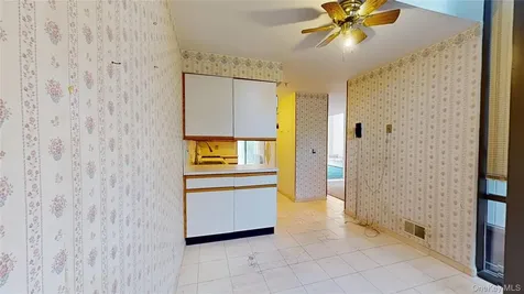 414 Pine Grove Lane Hartsdale NY 10530