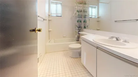 414 Pine Grove Lane Hartsdale NY 10530