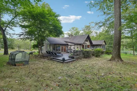 11 Old Phillips Hill Road New City NY 10956