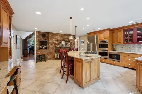 11 Old Phillips Hill Road New City NY 10956