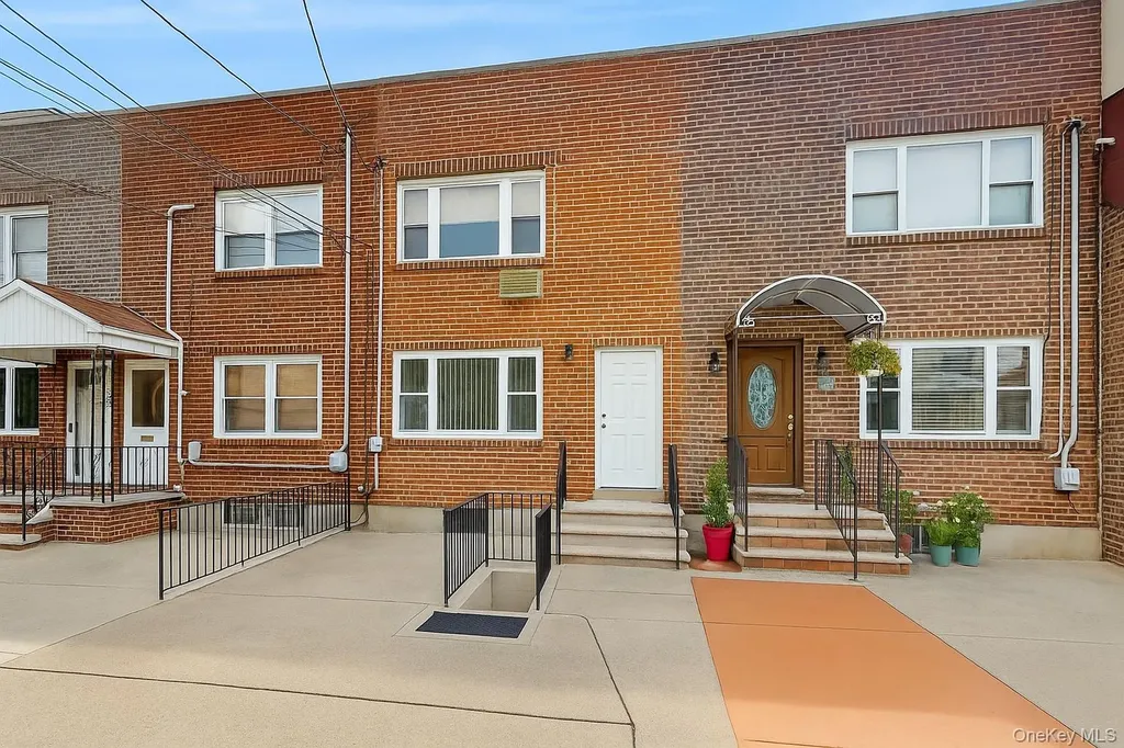 1570 Colden Avenue Bronx NY 10462