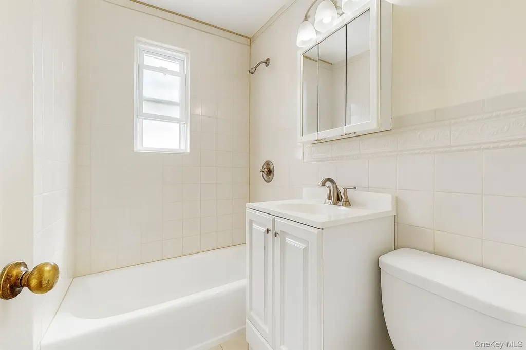 1570 Colden Avenue Bronx NY 10462
