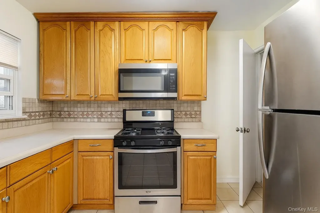 1570 Colden Avenue Bronx NY 10462