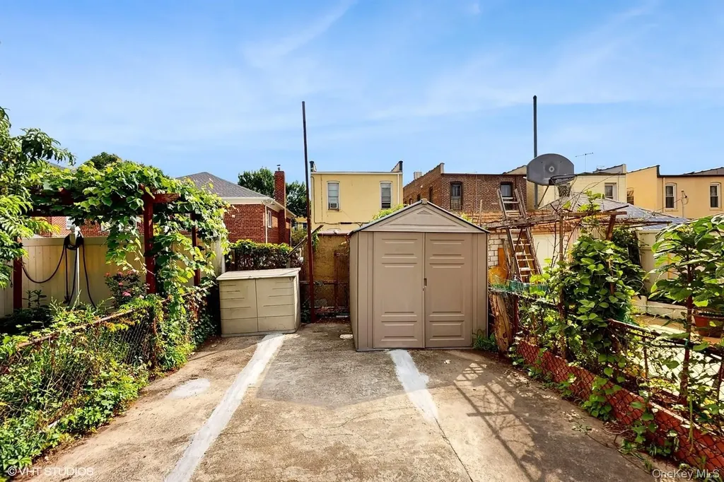 1570 Colden Avenue Bronx NY 10462