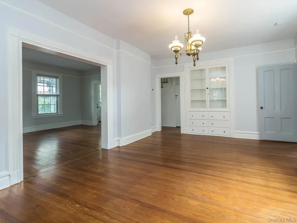 75 12th Avenue Sea Cliff NY 11579