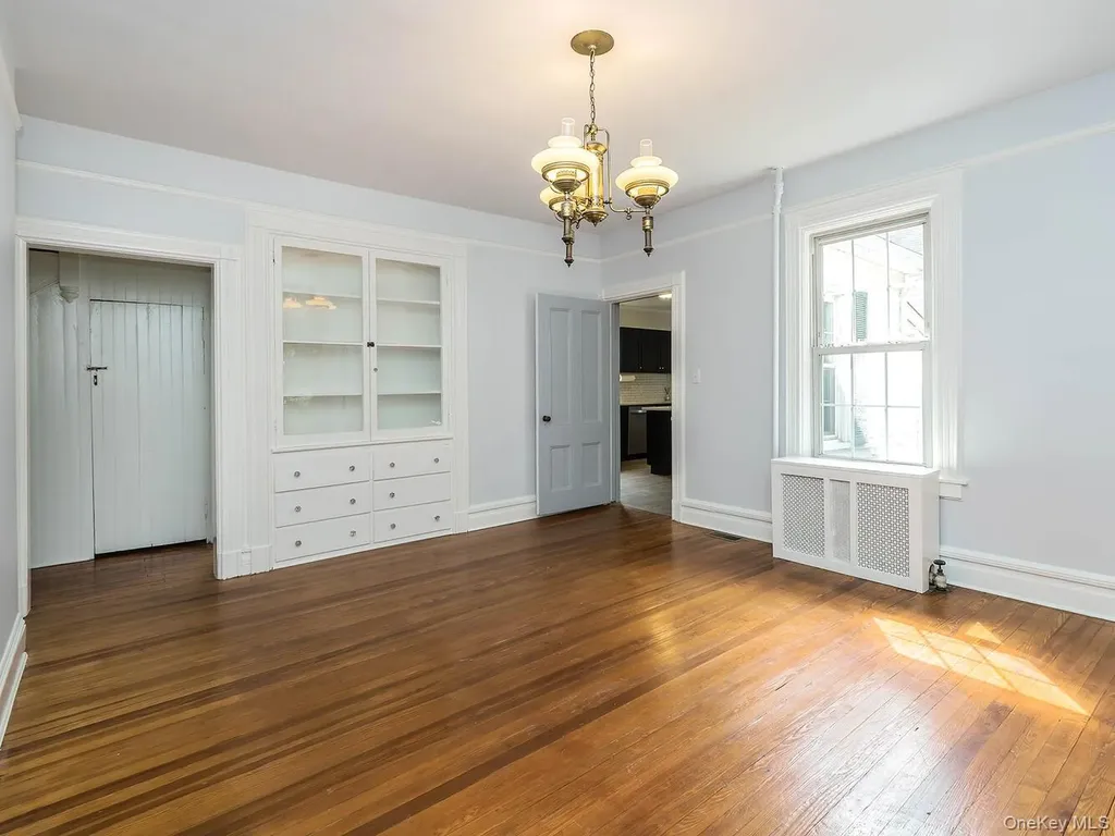 75 12th Avenue Sea Cliff NY 11579