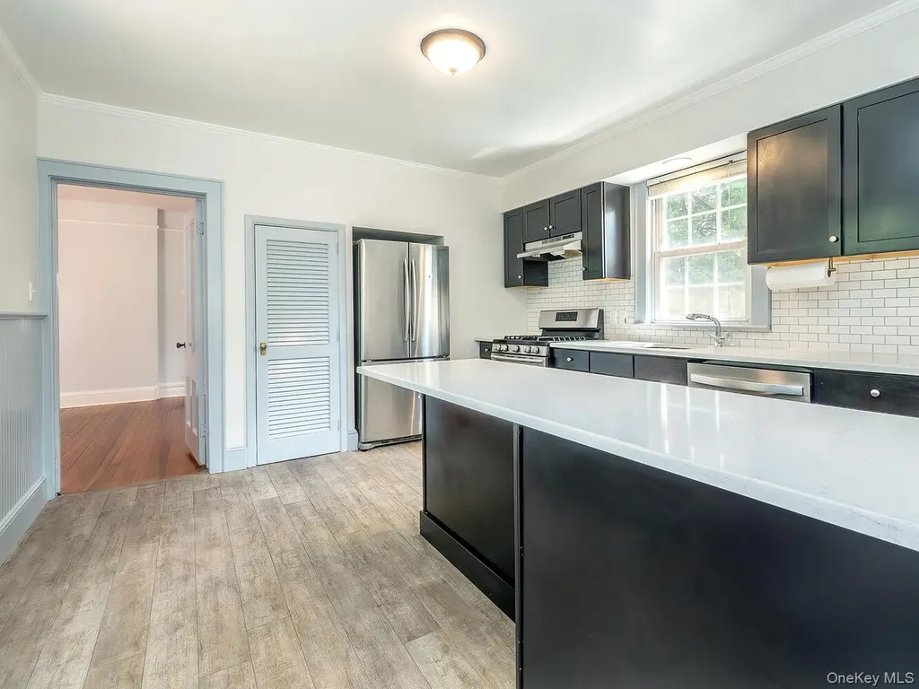 75 12th Avenue Sea Cliff NY 11579