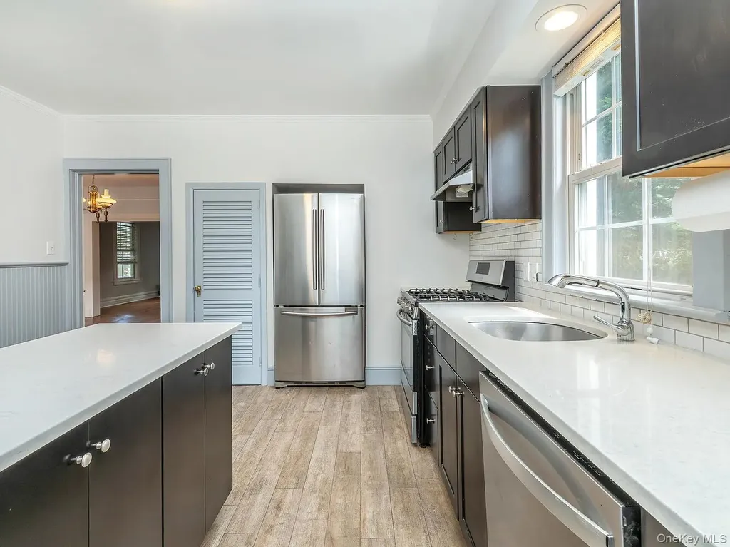 75 12th Avenue Sea Cliff NY 11579