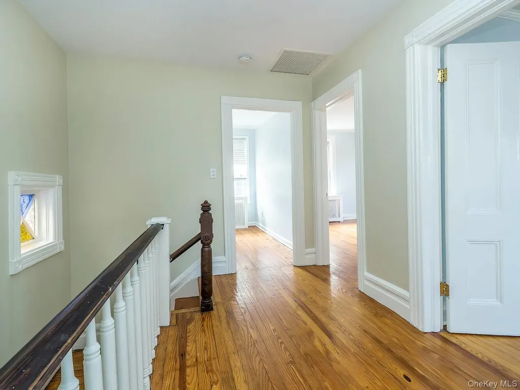 75 12th Avenue Sea Cliff NY 11579