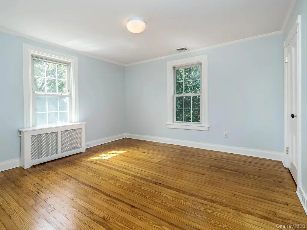 75 12th Avenue Sea Cliff NY 11579