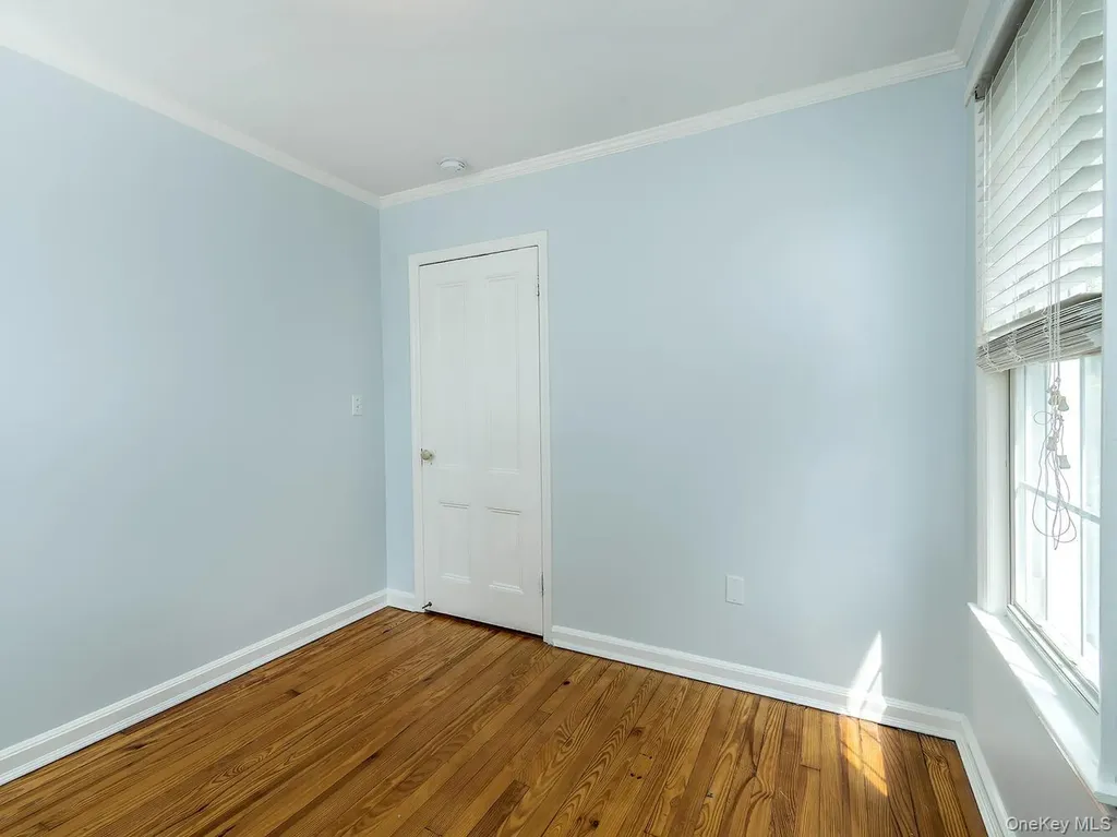 75 12th Avenue Sea Cliff NY 11579