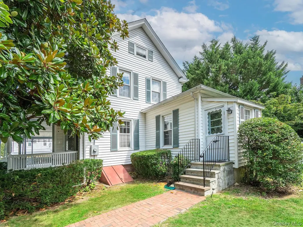 75 12th Avenue Sea Cliff NY 11579