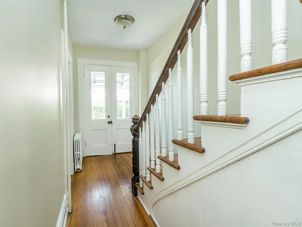 75 12th Avenue Sea Cliff NY 11579
